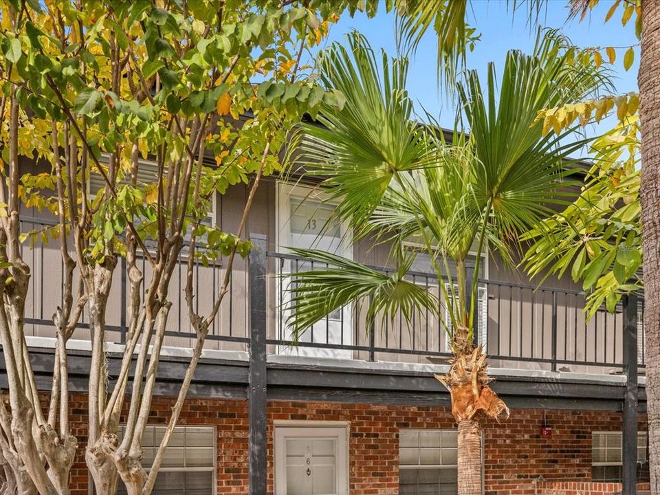 待售: $219,000 (2 贝兹, 1 浴室, 808 平方英尺)