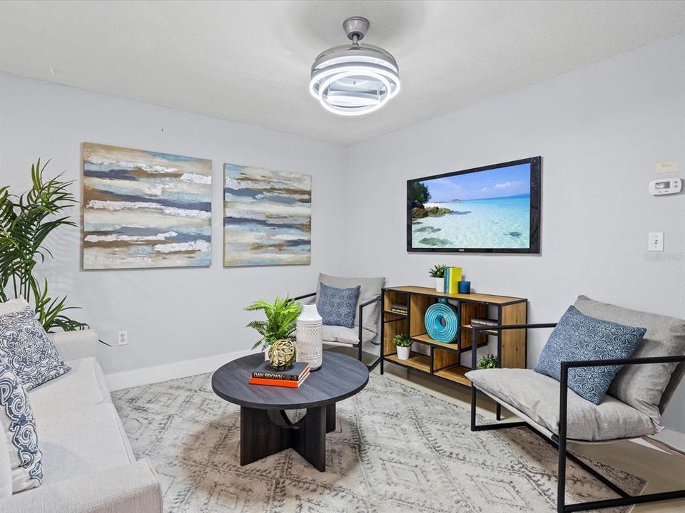 待售: $219,000 (2 贝兹, 1 浴室, 808 平方英尺)