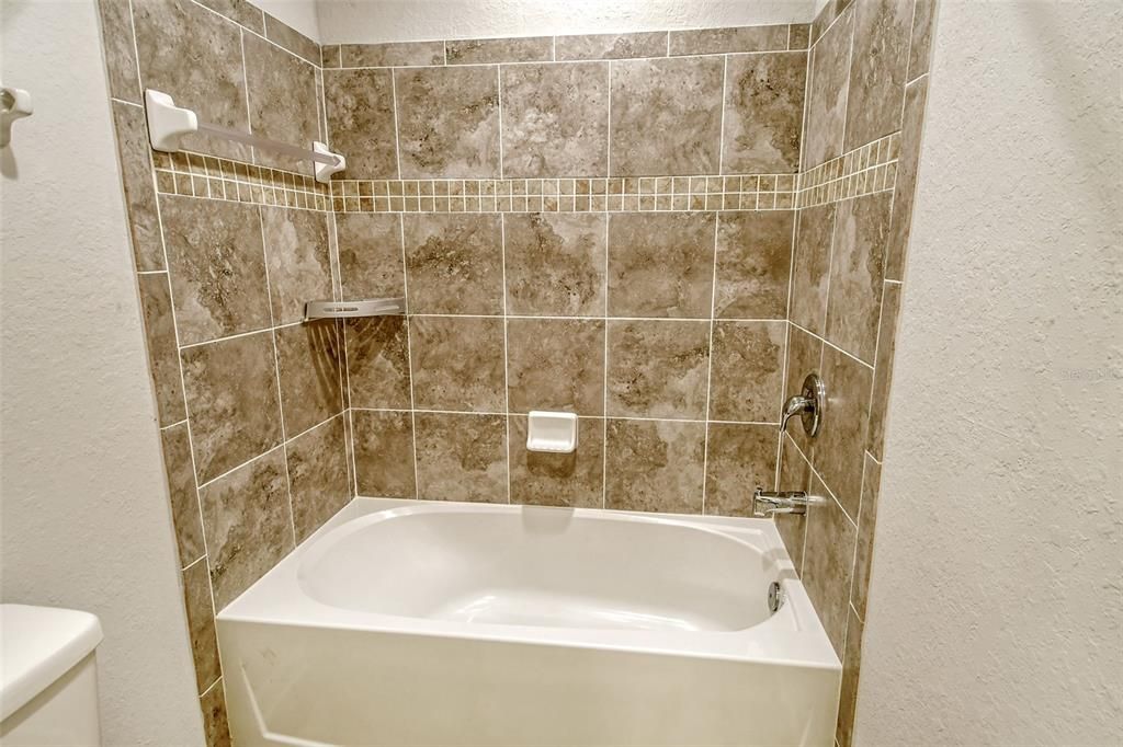 For Rent: $2,500 (3 beds, 2 baths, 1758 Square Feet)