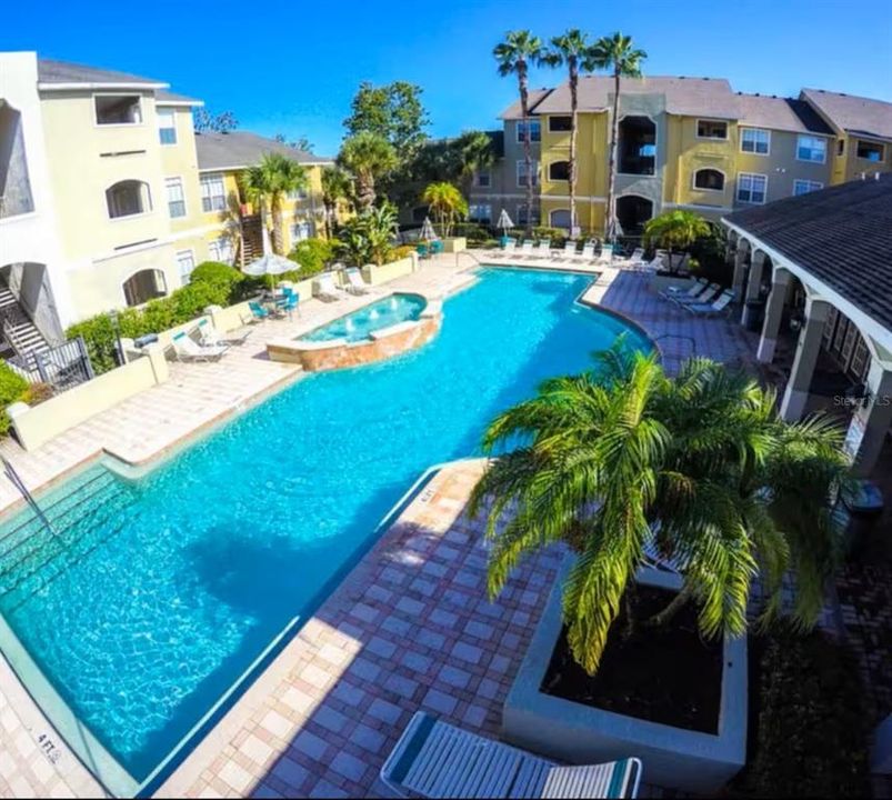 待售: $260,000 (1 贝兹, 1 浴室, 750 平方英尺)