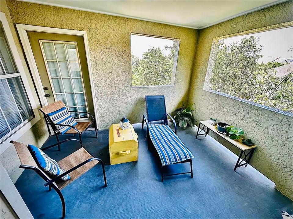 待售: $260,000 (1 贝兹, 1 浴室, 750 平方英尺)