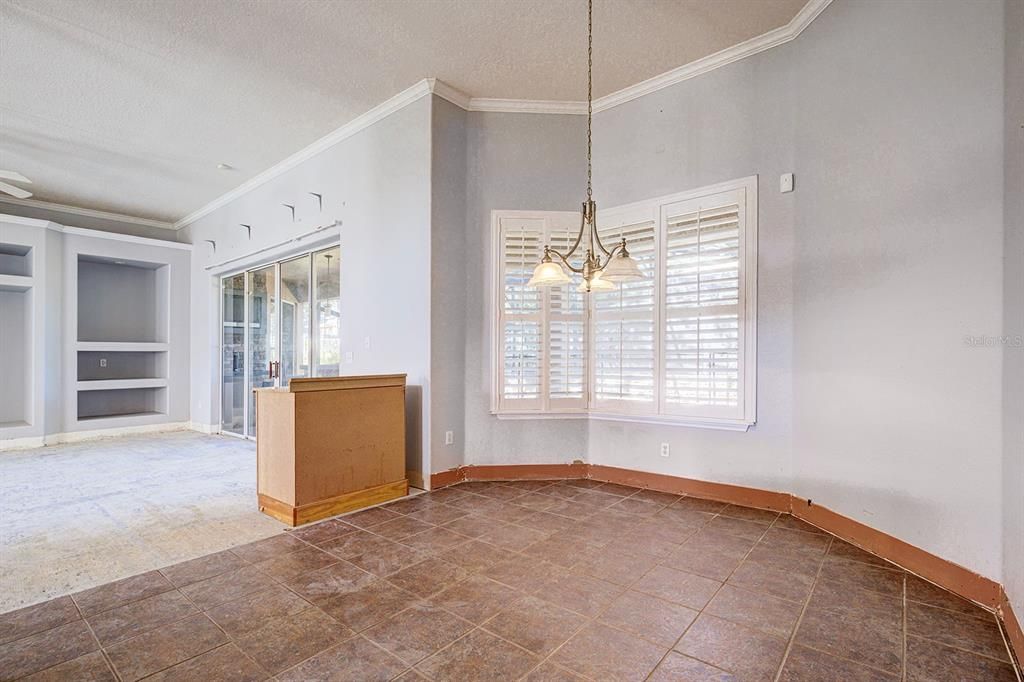 待售: $379,900 (4 贝兹, 2 浴室, 2732 平方英尺)