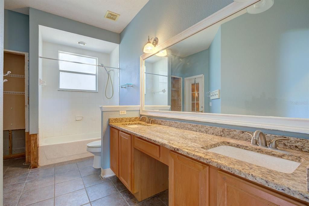 待售: $379,900 (4 贝兹, 2 浴室, 2732 平方英尺)