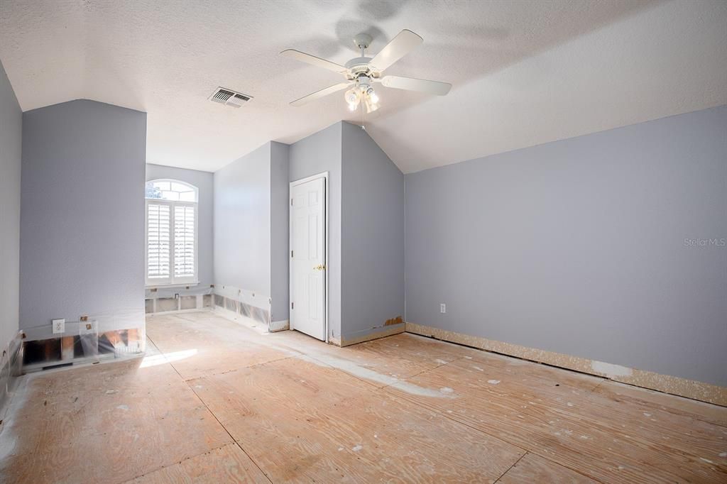 待售: $379,900 (4 贝兹, 2 浴室, 2732 平方英尺)