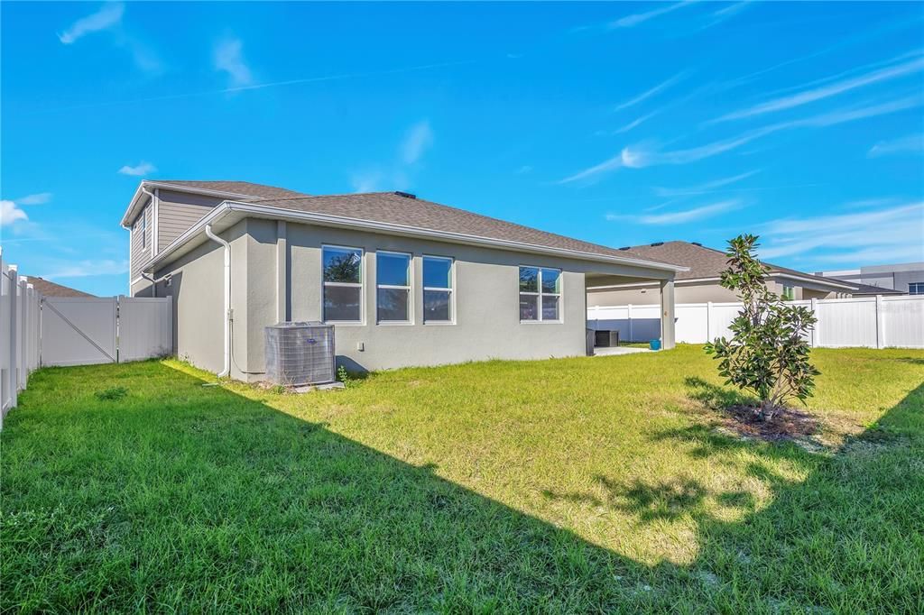 En Venta: $639,000 (4 camas, 3 baños, 3318 Pies cuadrados)