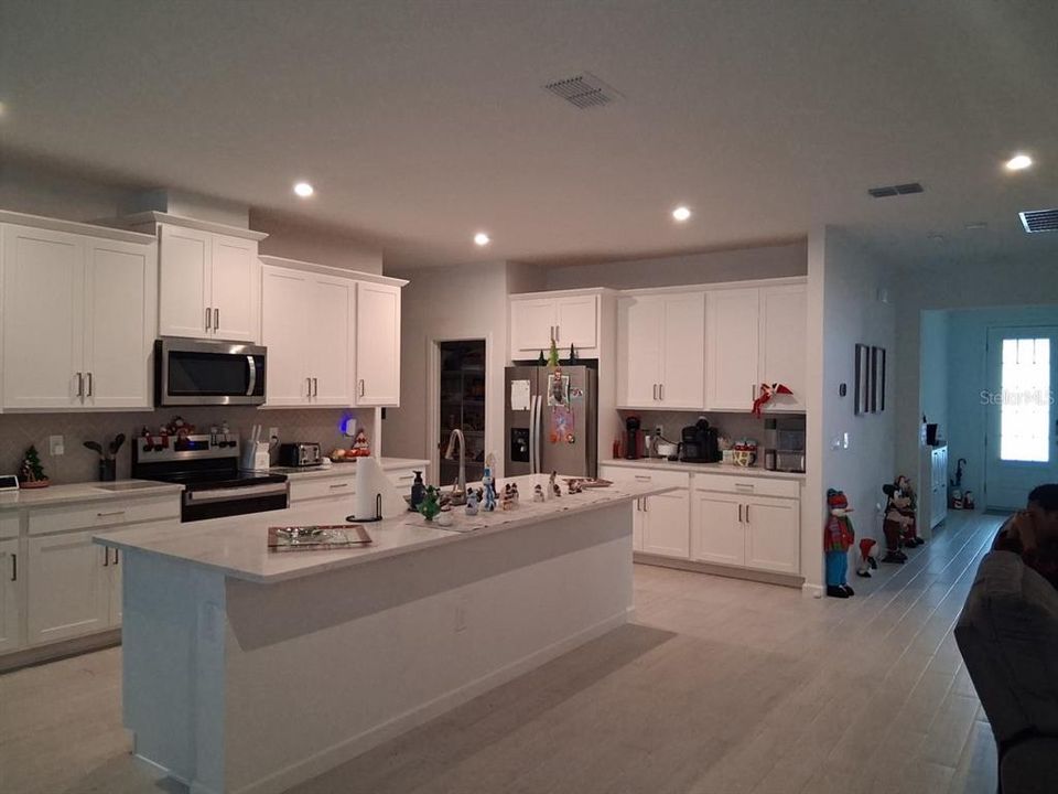 На продажу: $599,995 (4 спален, 3 ванн, 3318 Квадратных фут)