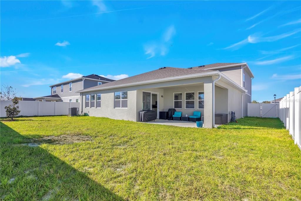 En Venta: $639,000 (4 camas, 3 baños, 3318 Pies cuadrados)