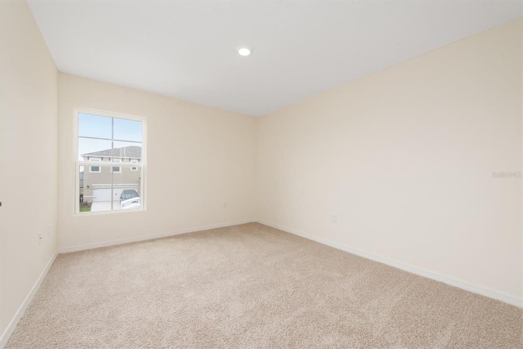 出租: $2,500 (4 贝兹, 3 浴室, 2761 平方英尺)