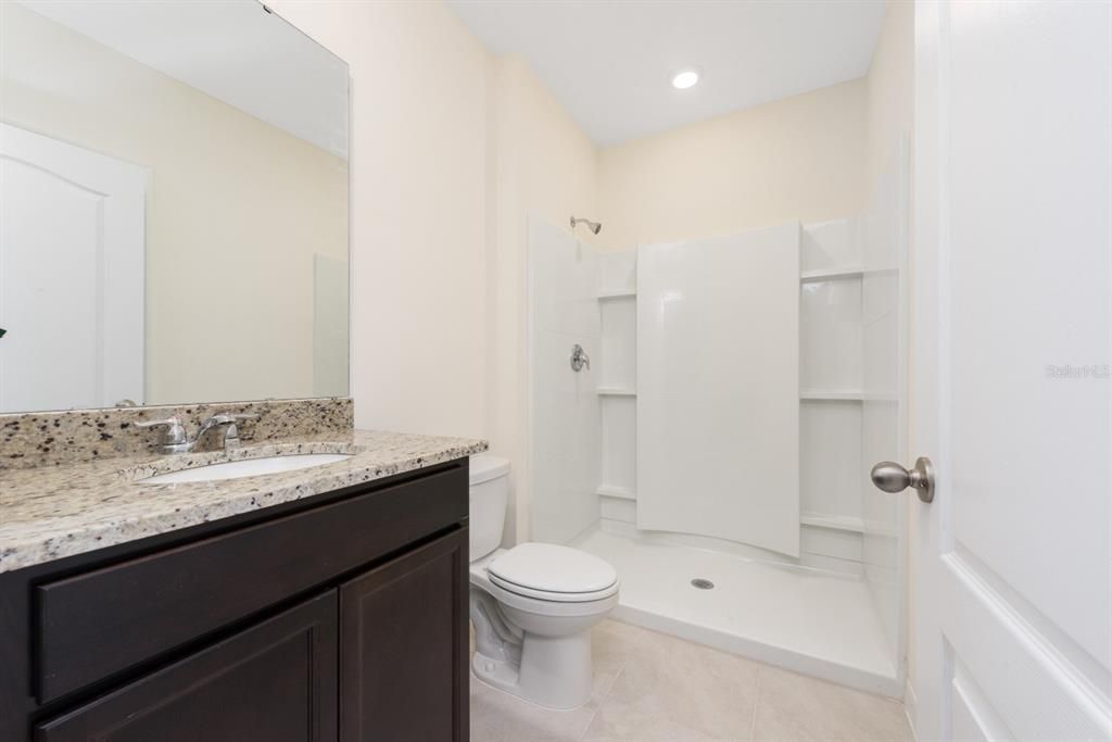 出租: $2,500 (4 贝兹, 3 浴室, 2761 平方英尺)