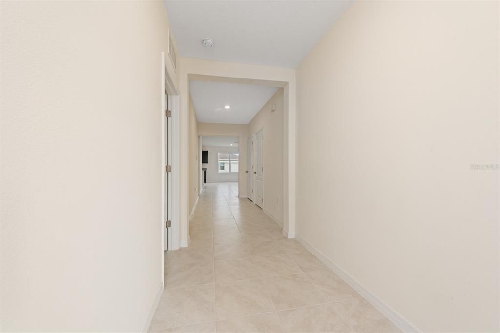 出租: $2,500 (4 贝兹, 3 浴室, 2761 平方英尺)