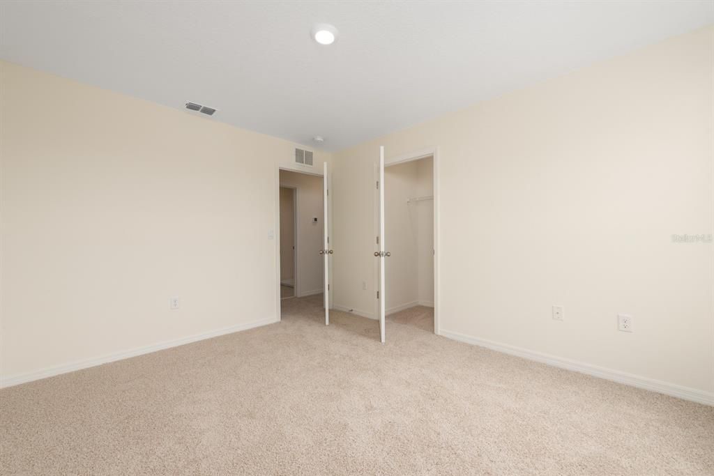 出租: $2,500 (4 贝兹, 3 浴室, 2761 平方英尺)