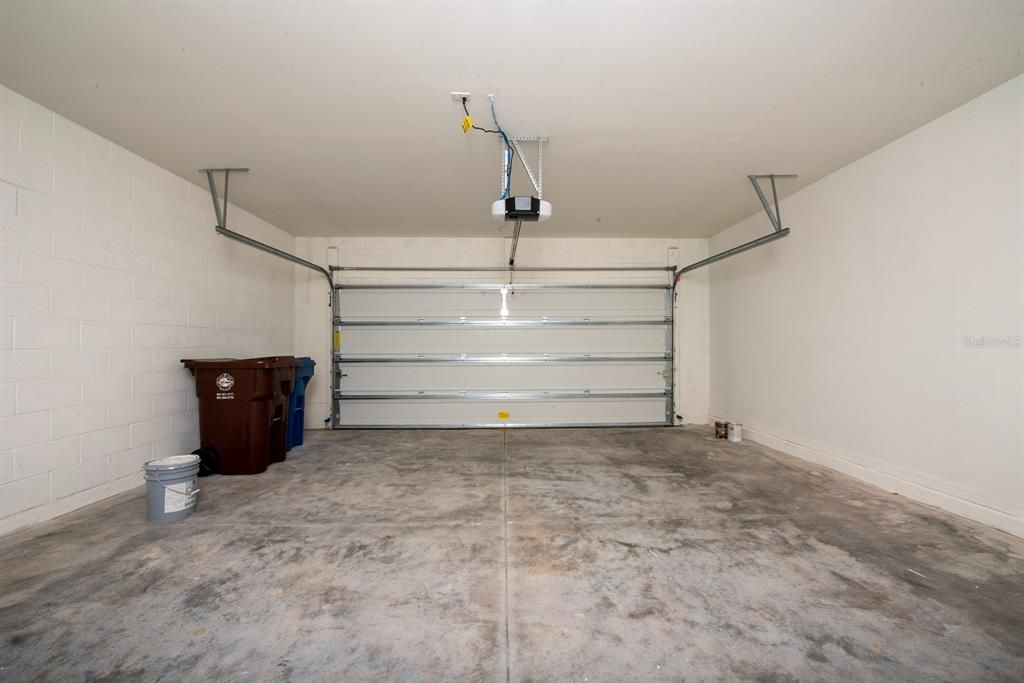 出租: $2,500 (4 贝兹, 3 浴室, 2761 平方英尺)