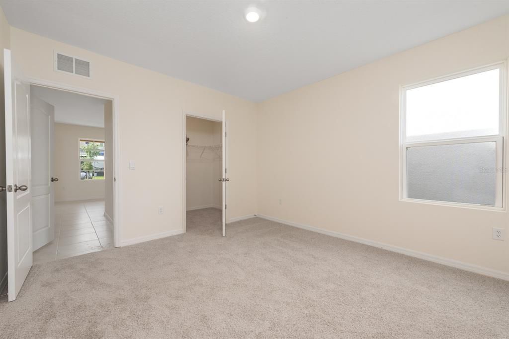 出租: $2,500 (4 贝兹, 3 浴室, 2761 平方英尺)