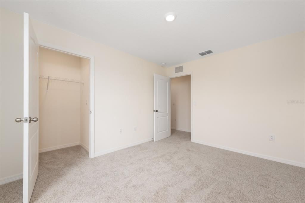 出租: $2,500 (4 贝兹, 3 浴室, 2761 平方英尺)