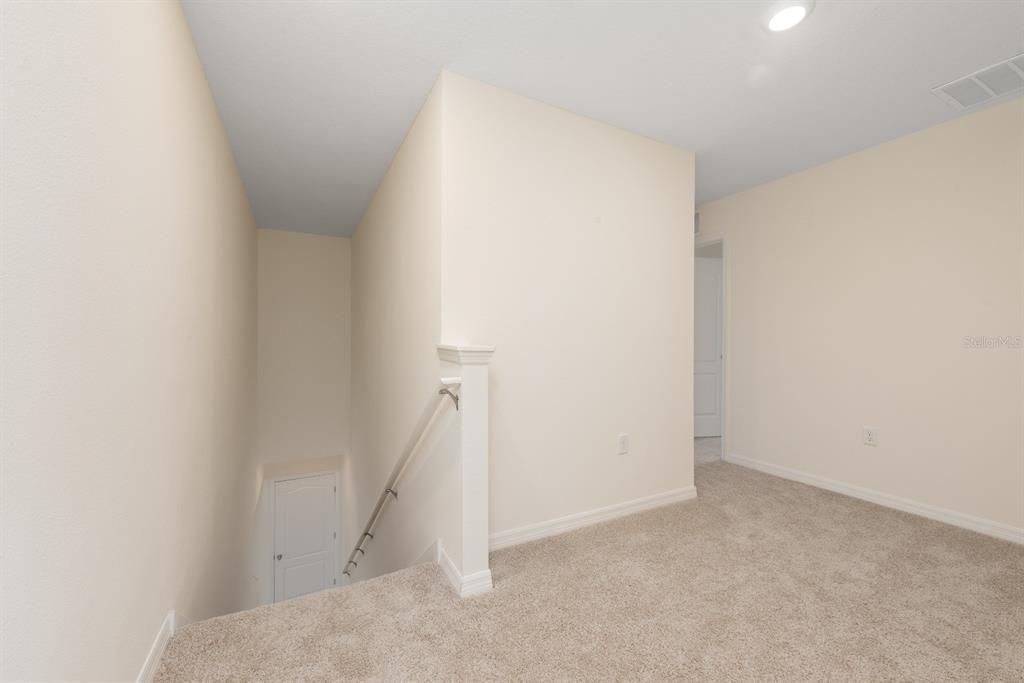 出租: $2,500 (4 贝兹, 3 浴室, 2761 平方英尺)