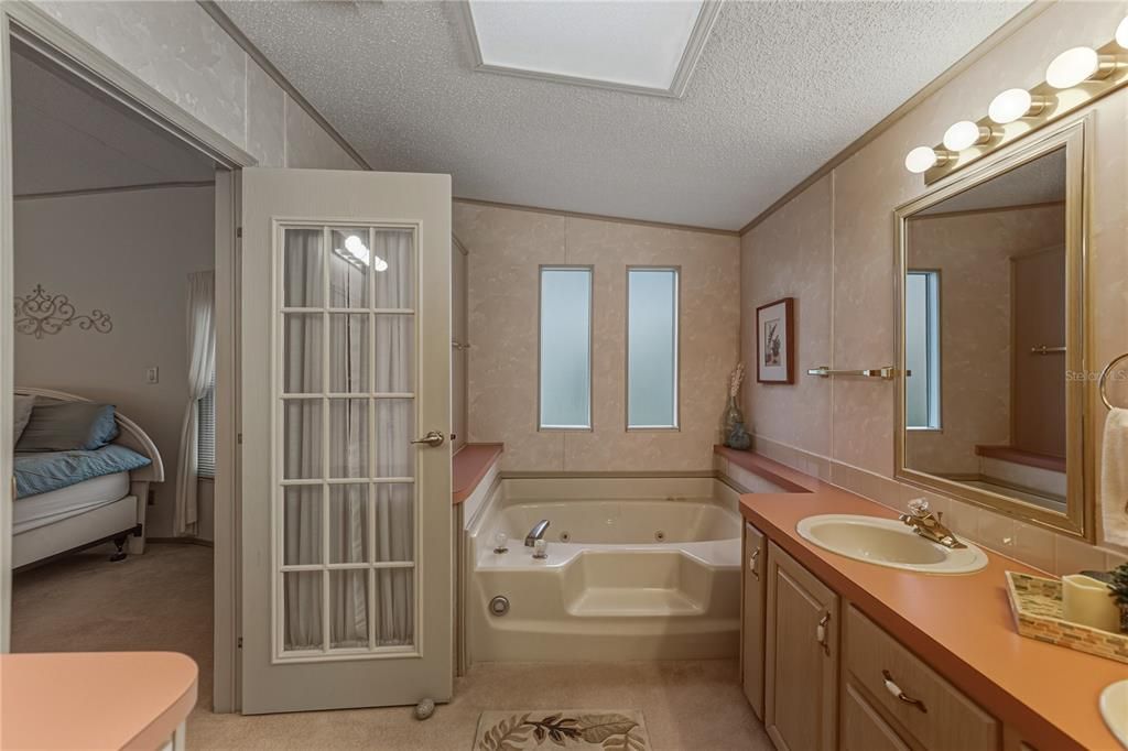 На продажу: $280,000 (2 спален, 2 ванн, 1680 Квадратных фут)