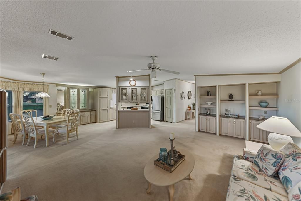 На продажу: $280,000 (2 спален, 2 ванн, 1680 Квадратных фут)