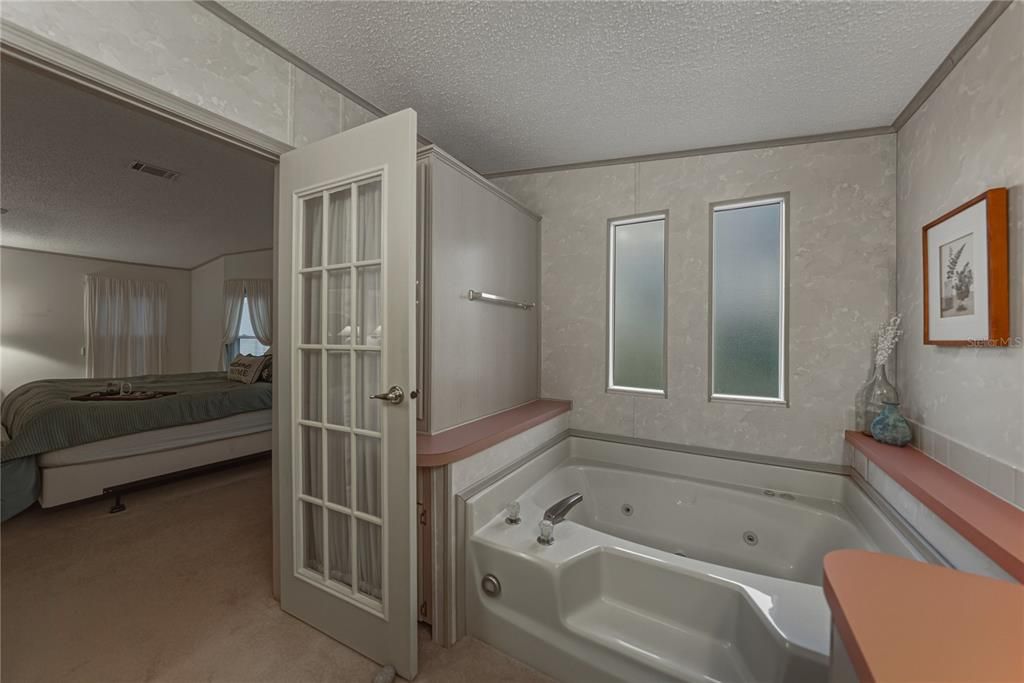 На продажу: $280,000 (2 спален, 2 ванн, 1680 Квадратных фут)