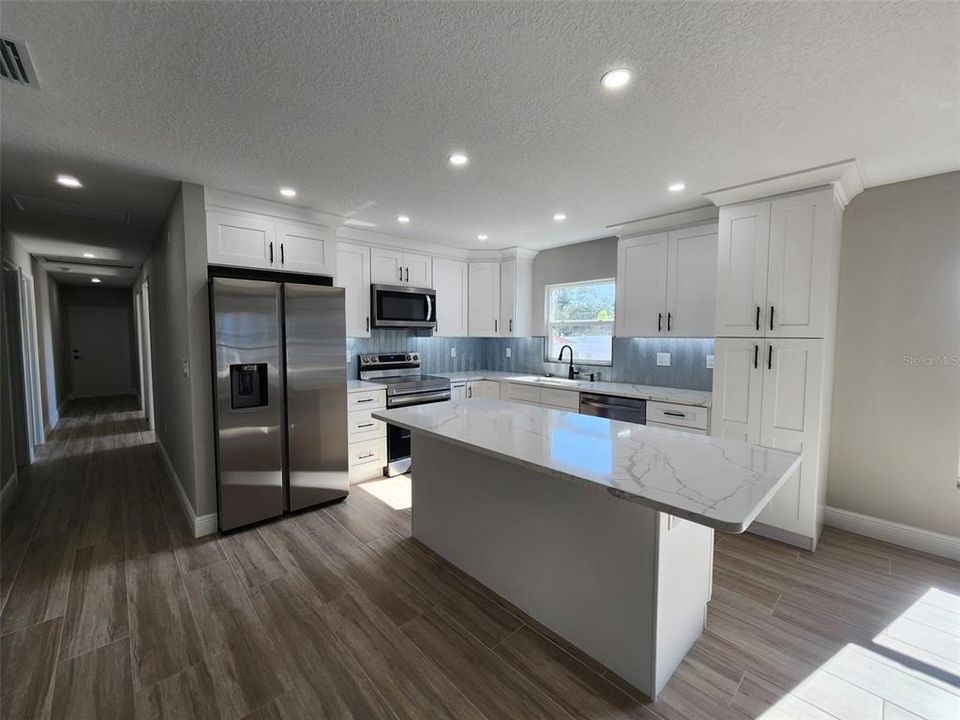 En Venta: $379,900 (3 camas, 2 baños, 1200 Pies cuadrados)