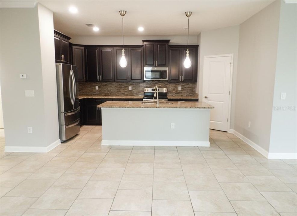 For Rent: $2,350 (4 beds, 3 baths, 2027 Square Feet)