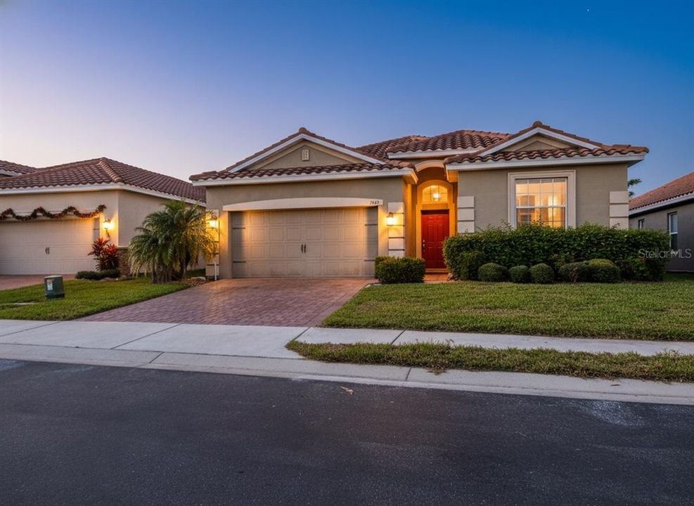 For Rent: $2,350 (4 beds, 3 baths, 2027 Square Feet)