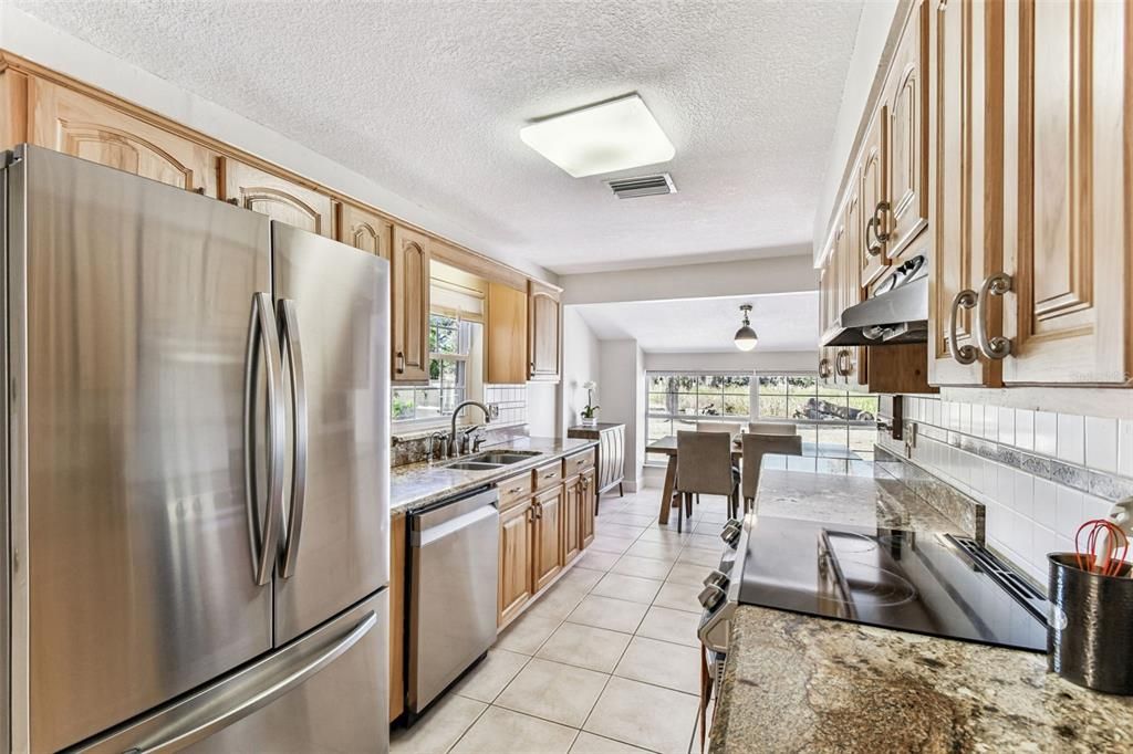 待售: $524,900 (3 贝兹, 3 浴室, 2056 平方英尺)