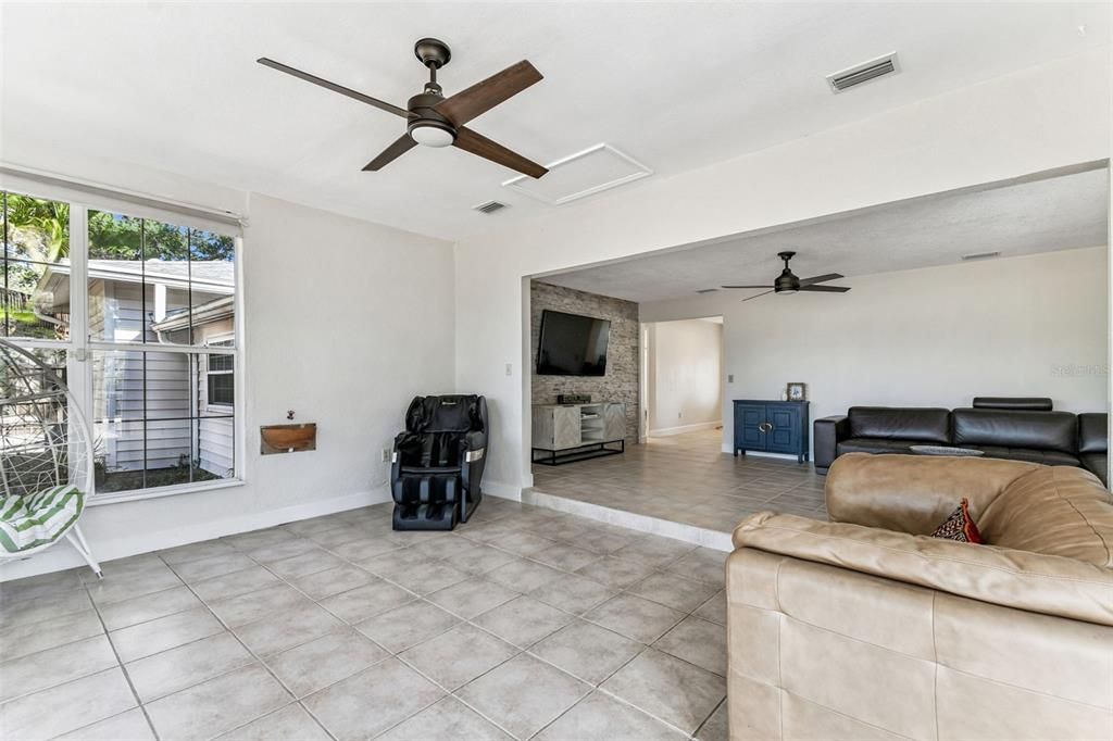 待售: $524,900 (3 贝兹, 3 浴室, 2056 平方英尺)