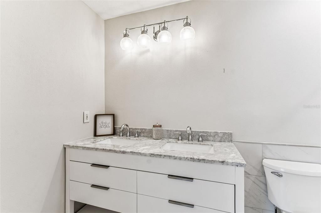 待售: $524,900 (3 贝兹, 3 浴室, 2056 平方英尺)