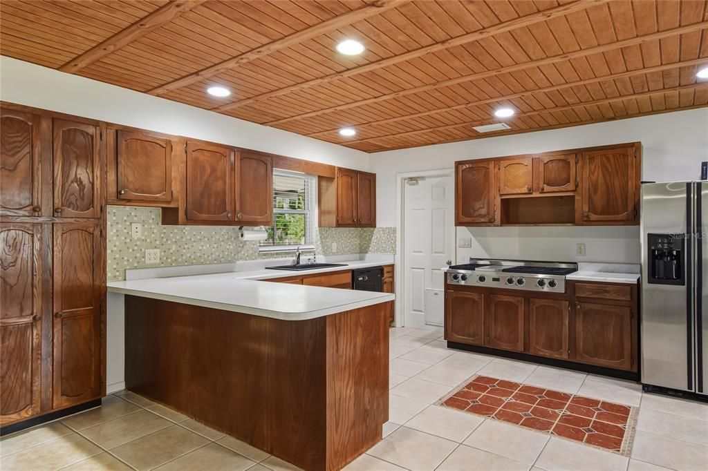 For Sale: $435,000 (3 beds, 2 baths, 1826 Square Feet)