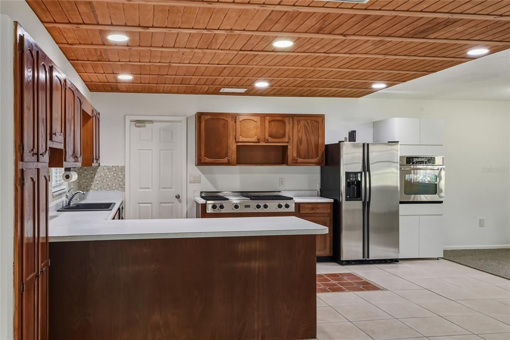 For Sale: $435,000 (3 beds, 2 baths, 1826 Square Feet)