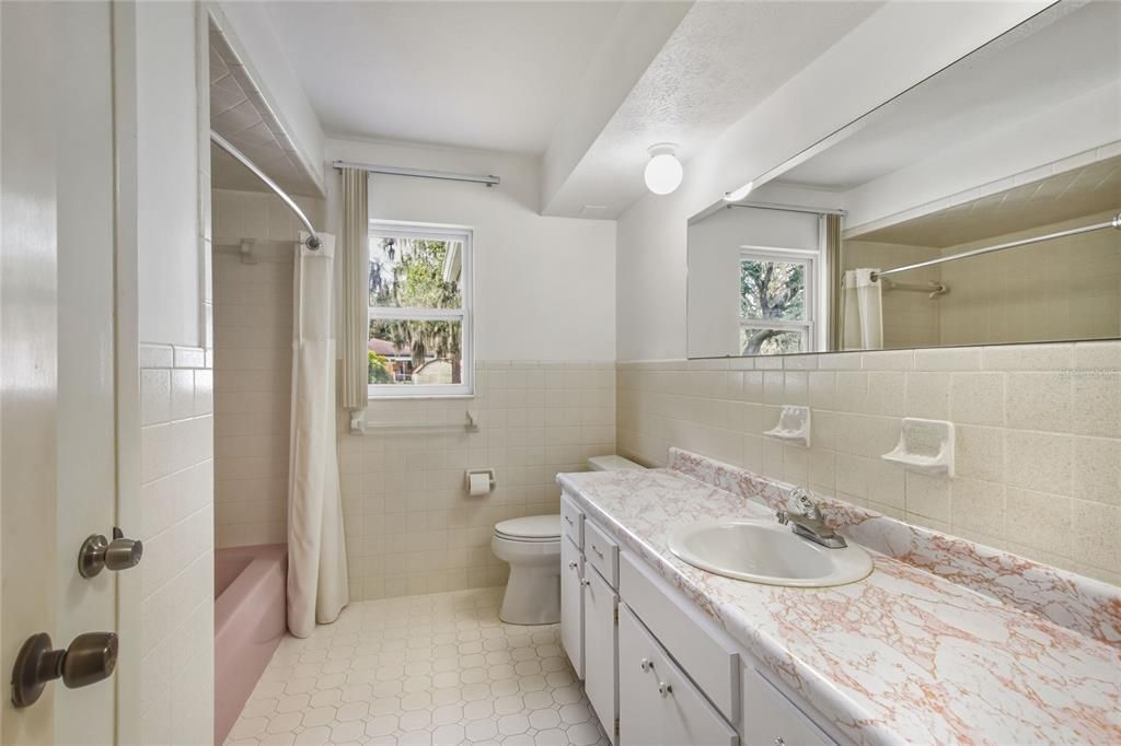 For Sale: $435,000 (3 beds, 2 baths, 1826 Square Feet)