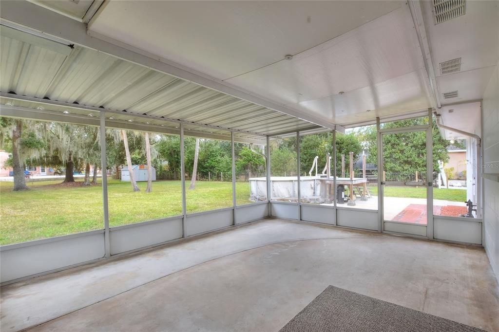 For Sale: $435,000 (3 beds, 2 baths, 1826 Square Feet)