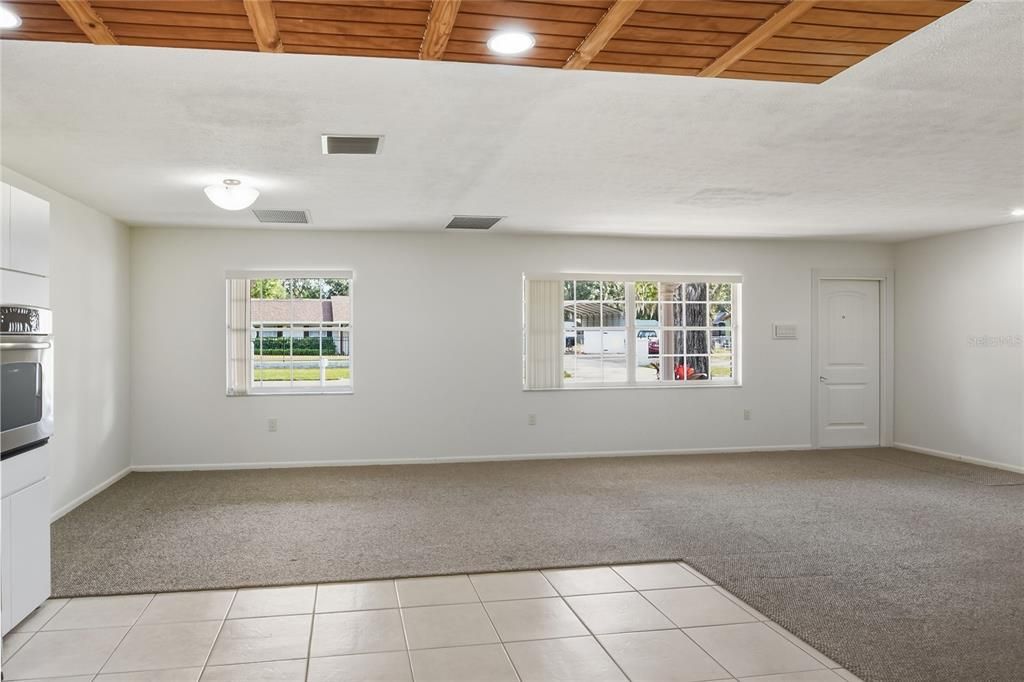 For Sale: $435,000 (3 beds, 2 baths, 1826 Square Feet)