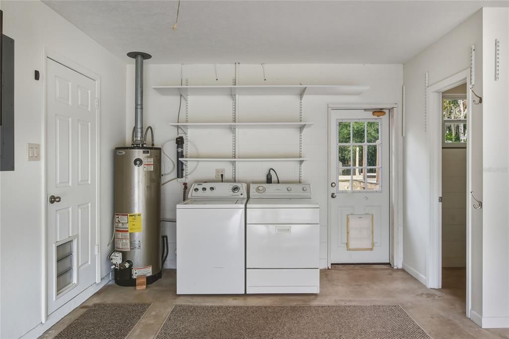 For Sale: $435,000 (3 beds, 2 baths, 1826 Square Feet)