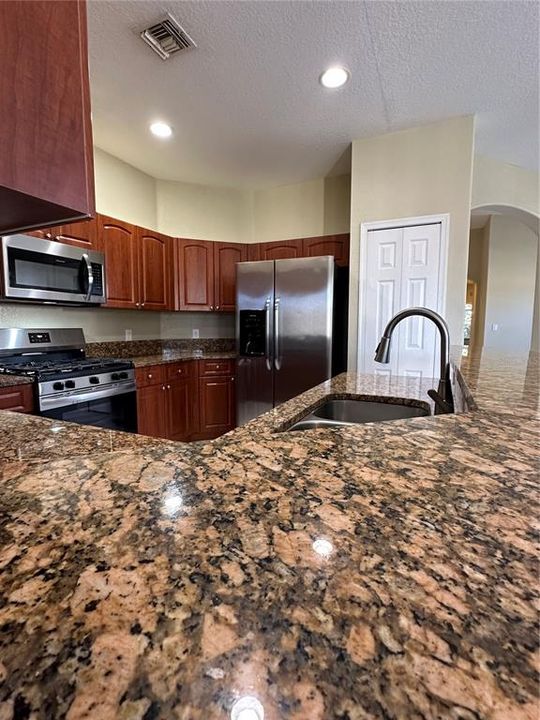 待售: $589,900 (4 贝兹, 3 浴室, 2376 平方英尺)