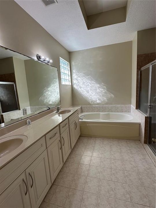 待售: $589,900 (4 贝兹, 3 浴室, 2376 平方英尺)