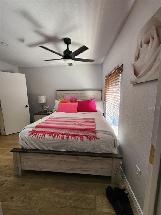 待售: $379,900 (5 贝兹, 4 浴室, 805 平方英尺)