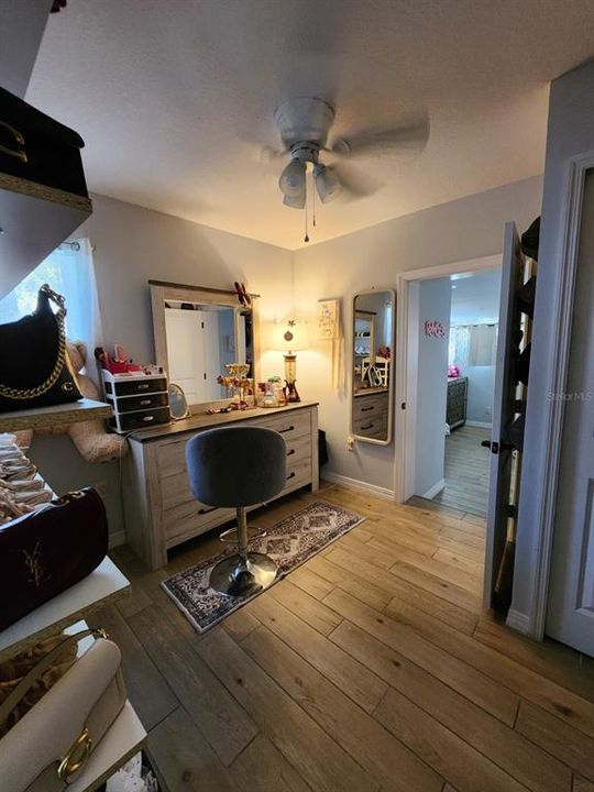 待售: $379,900 (5 贝兹, 4 浴室, 805 平方英尺)