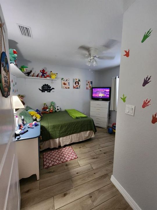 待售: $379,900 (5 贝兹, 4 浴室, 805 平方英尺)