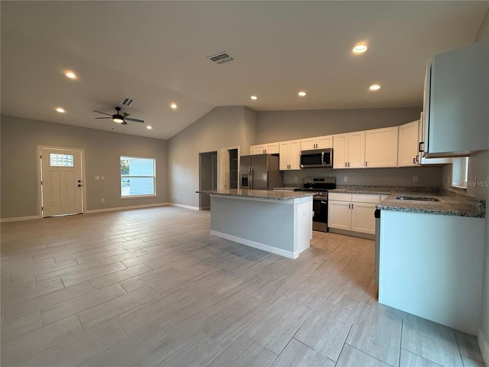 На продажу: $239,900 (3 спален, 2 ванн, 1380 Квадратных фут)