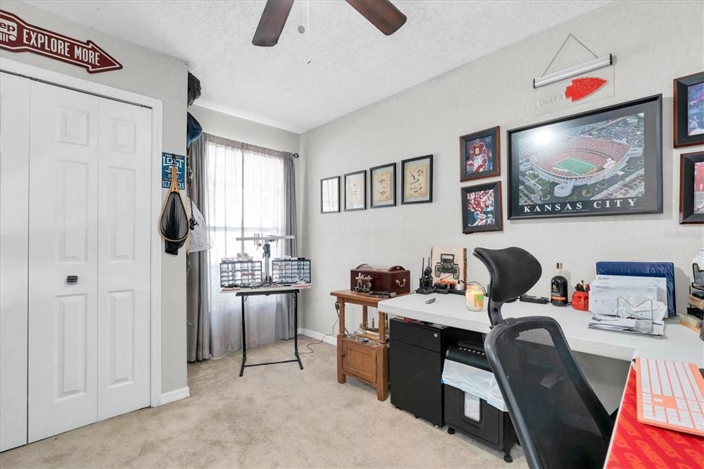 待售: $450,000 (4 贝兹, 2 浴室, 2082 平方英尺)