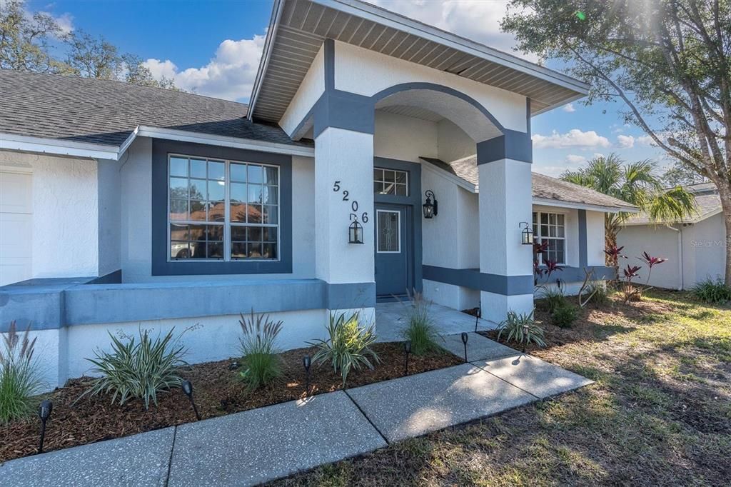 待售: $450,000 (4 贝兹, 2 浴室, 2082 平方英尺)