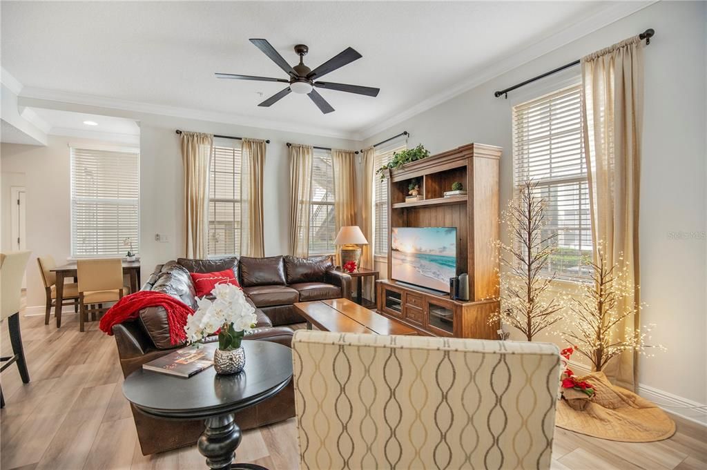 En Venta: $1,228,000 (4 camas, 3 baños, 3150 Pies cuadrados)