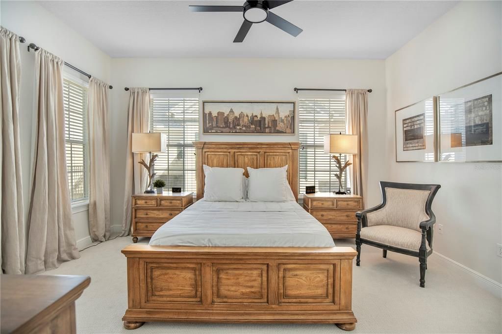 En Venta: $1,228,000 (4 camas, 3 baños, 3150 Pies cuadrados)