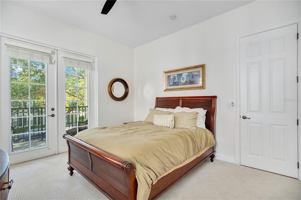 En Venta: $1,228,000 (4 camas, 3 baños, 3150 Pies cuadrados)