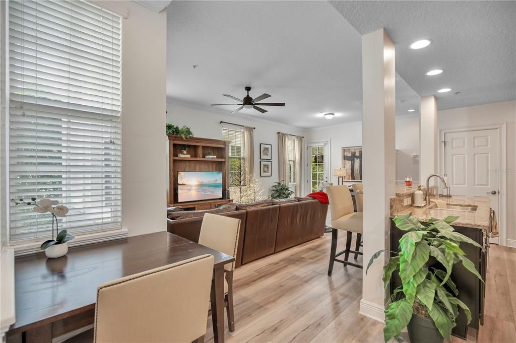 En Venta: $1,228,000 (4 camas, 3 baños, 3150 Pies cuadrados)