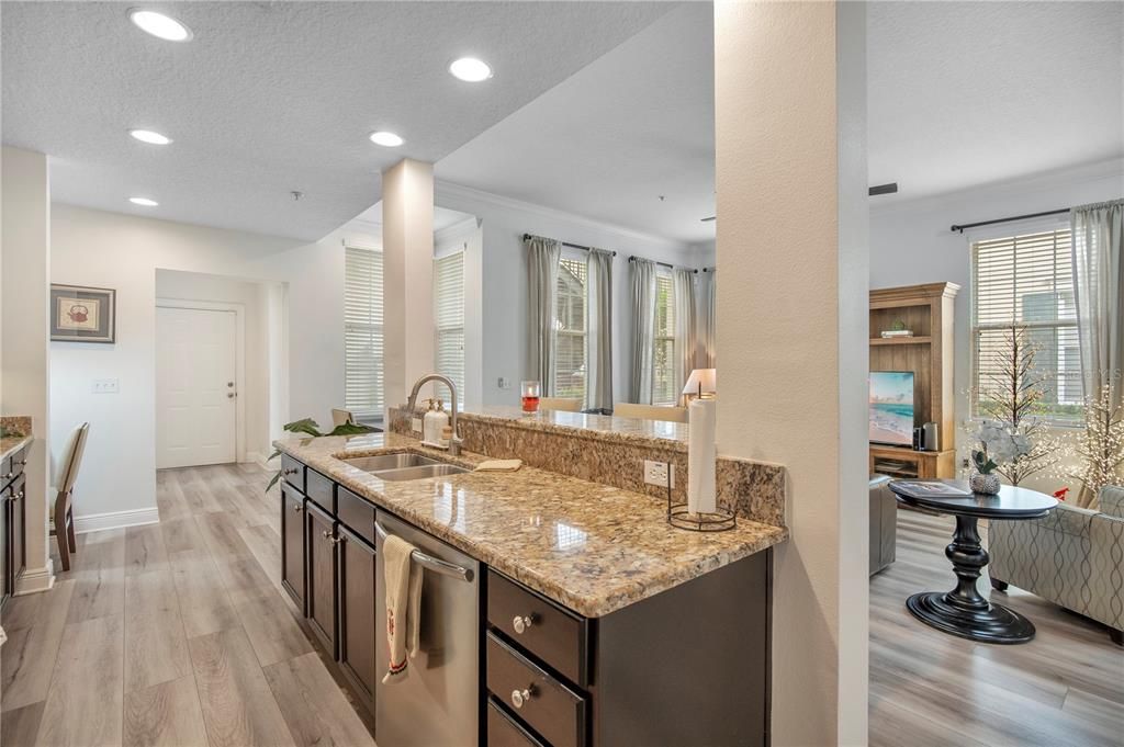 En Venta: $1,228,000 (4 camas, 3 baños, 3150 Pies cuadrados)