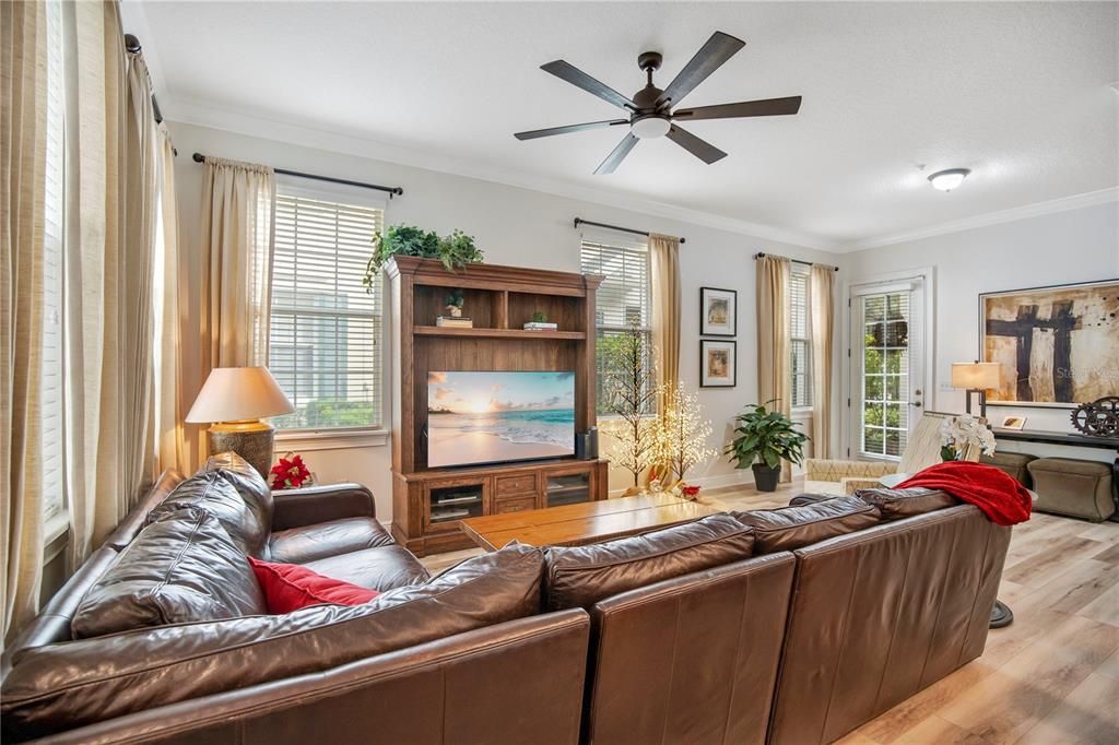 En Venta: $1,228,000 (4 camas, 3 baños, 3150 Pies cuadrados)