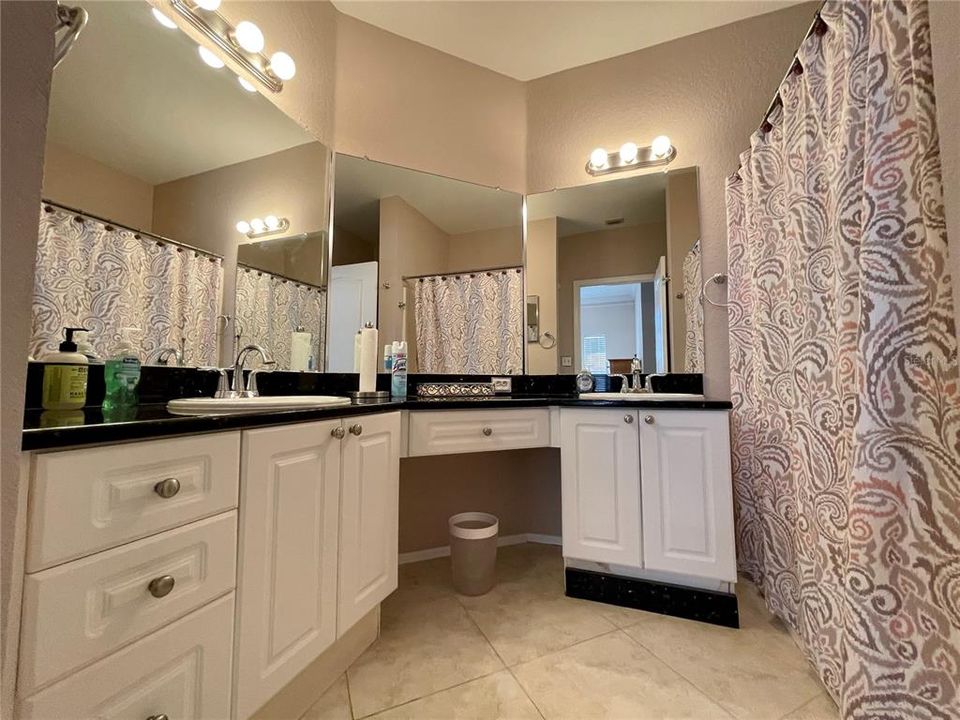 出租: $2,300 (2 贝兹, 2 浴室, 1309 平方英尺)