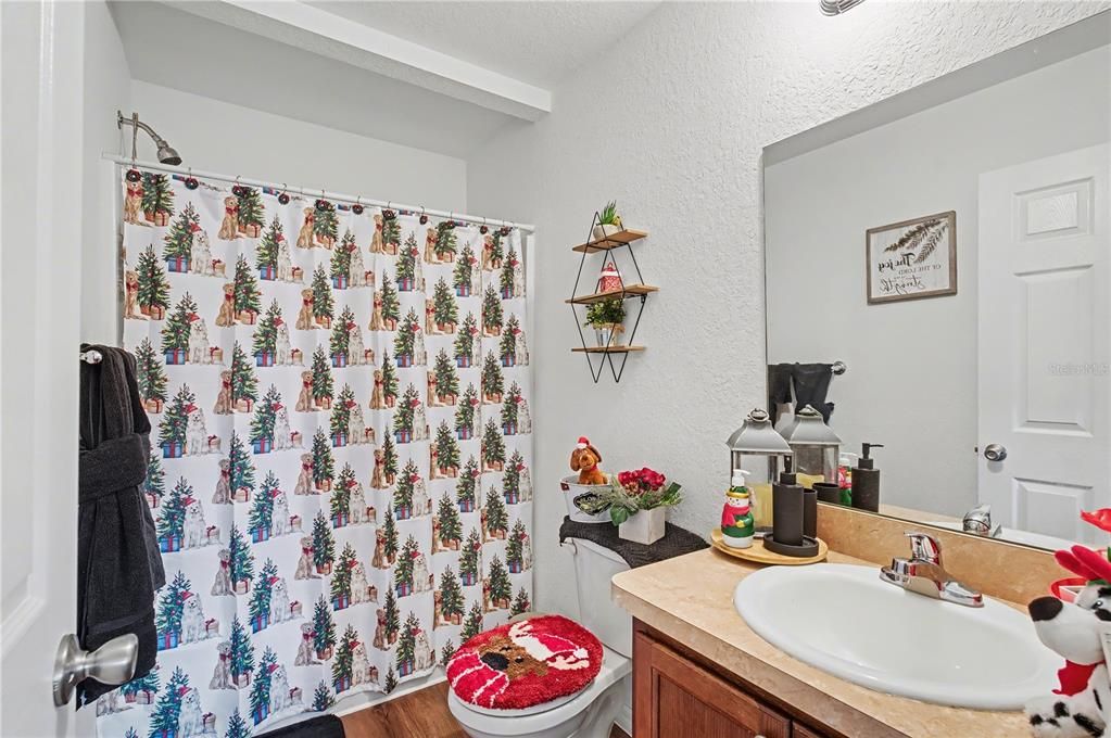 待售: $249,000 (3 贝兹, 2 浴室, 1014 平方英尺)